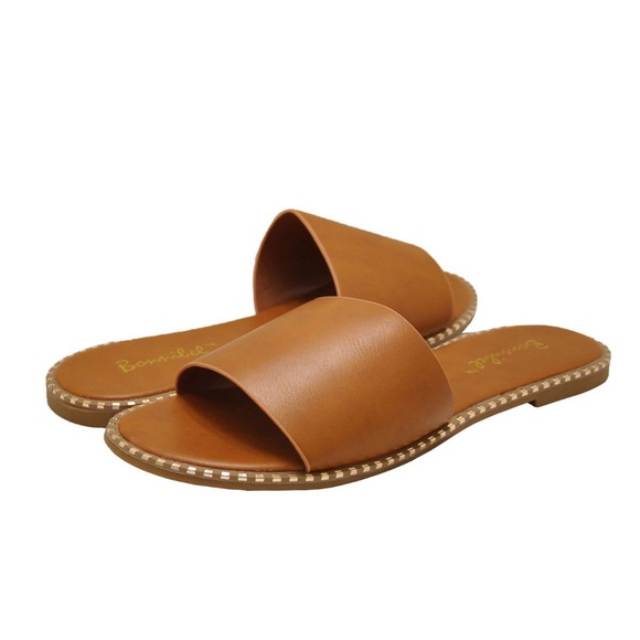 Single Band Gold Trim Sandals in Tan - Picture 5 of 8